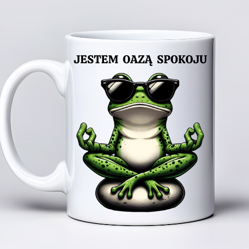 Kubek z nadrukiem 330 ml – medytująca żaba – „Jestem oazą spokoju / Pierdolonym kur*wa zajebiście wyciszonym kwiatem lotosu...”